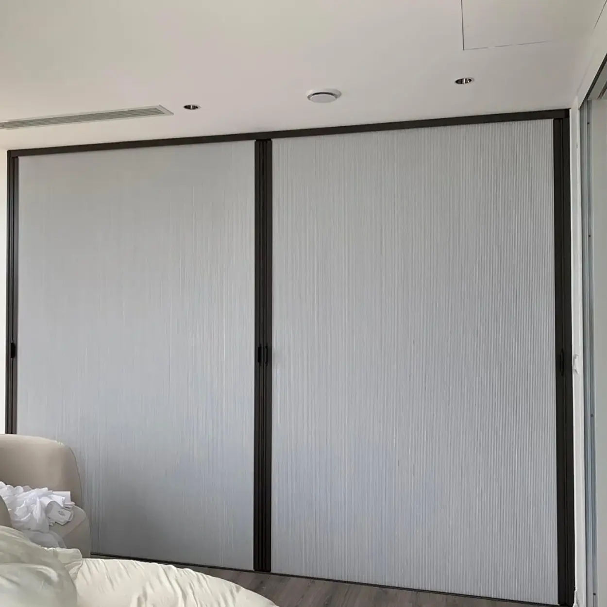 Söğüt tarihi ev bebek odası — honeycomb blackout, deliksiz montaj, tam karartma